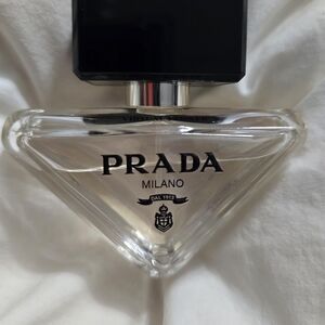Brand New 1 oz Bottle Of Prada Paradoxe Virtual Flower Perfume